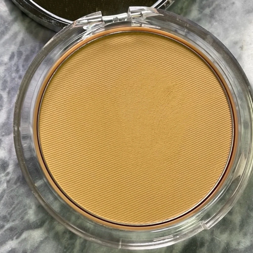 Clinique Stay Matte Sheer Pressed Powder Foundation Stay‎ Walnut